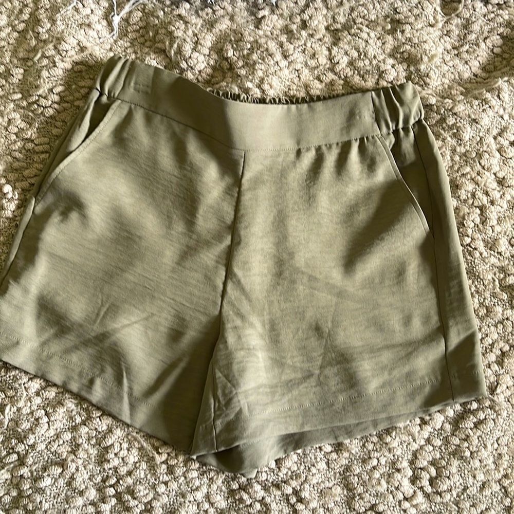 Nine West Dress Shorts. Size Small